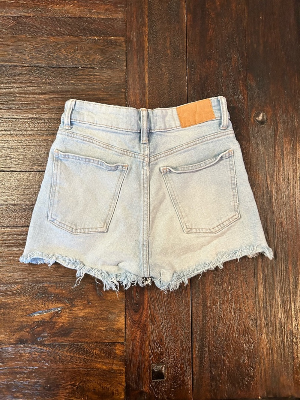 Zara Cut Off Light Wash Distressed Women’s Denim Jean Shorts with Raw Hem - Picture 9 of 9